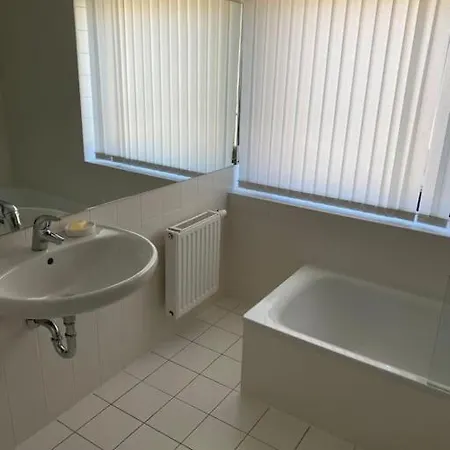 Newly Renovated Cheerful In Lejlighed