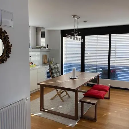 Newly Renovated Cheerful In *