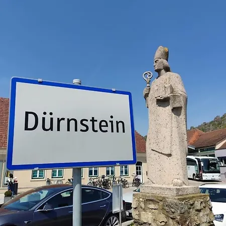 Newly Renovated Cheerful In Lejlighed